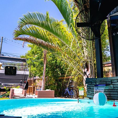 World Solo Travel'S Welcomed At St Pete Home St. Petersburg Exterior foto